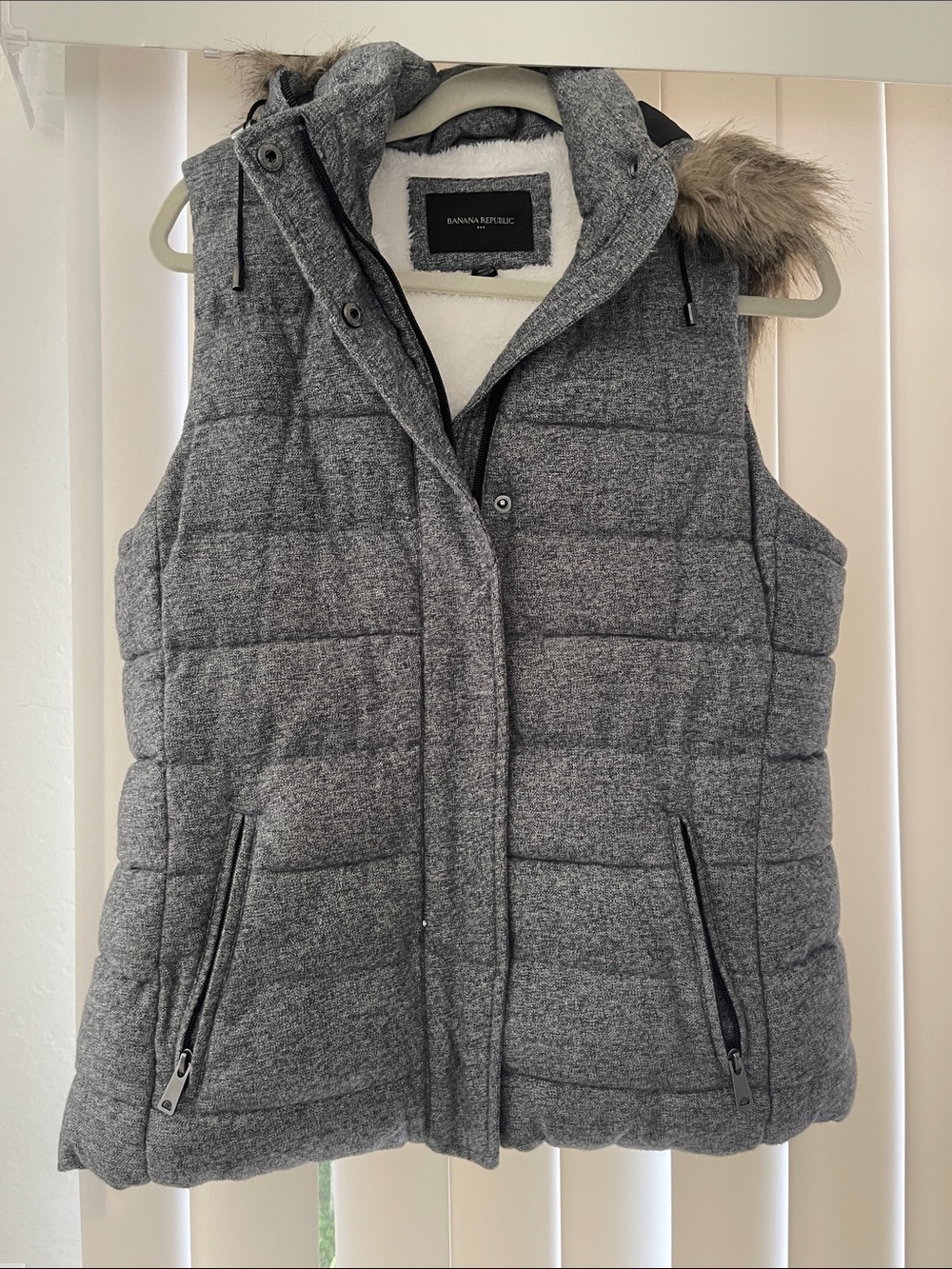 Banana Republic Heather Gray Quilted Hooded Puffer Vest
